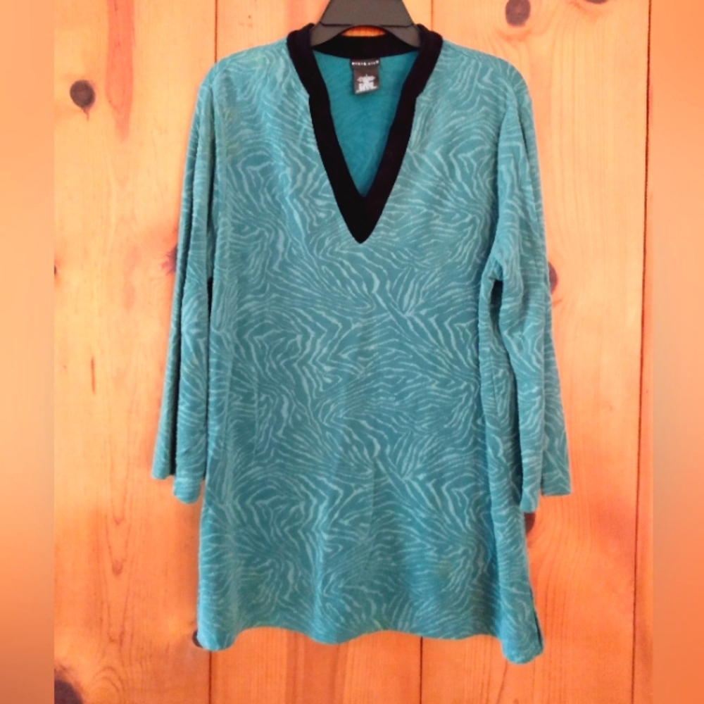 Vintage Citiknit Textured Animal Print V-Neck Top